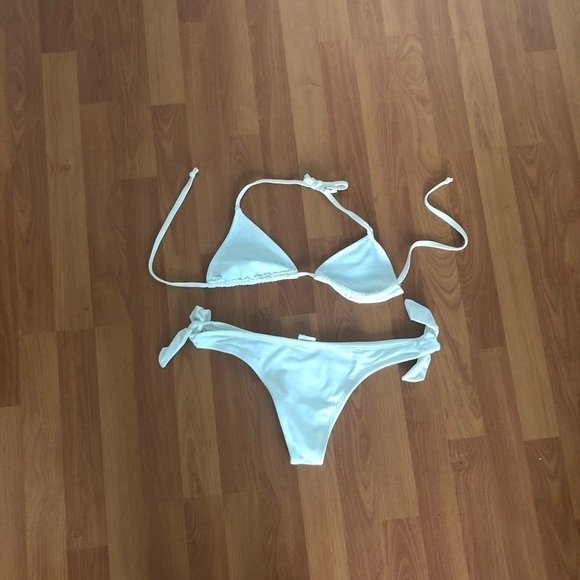 White Bikini Set - Picture 14 of 16